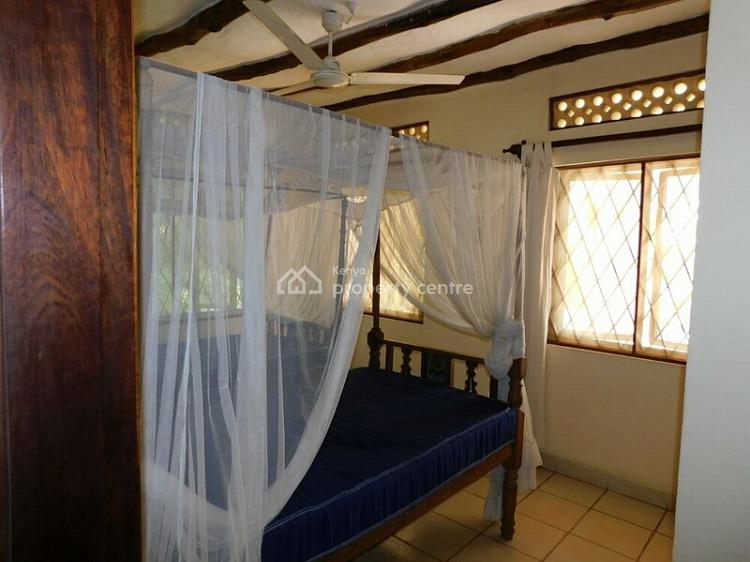 4 Bedroom House on Half Acre Touching, Hr-547, Mtwapa, Kilifi, House for Rent