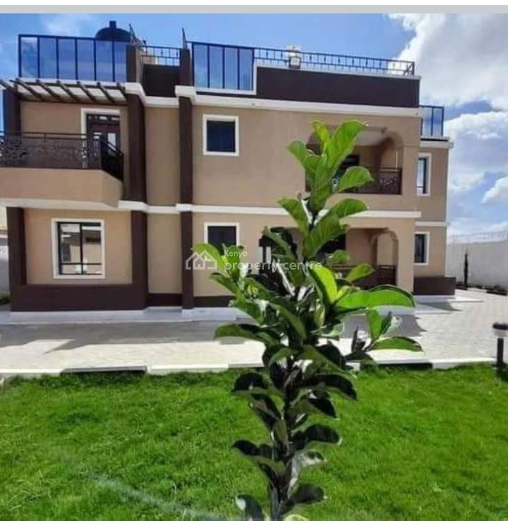 For Sale Luxury 5 Bedroom Town House With Dsq, Yukos, Kitengela
