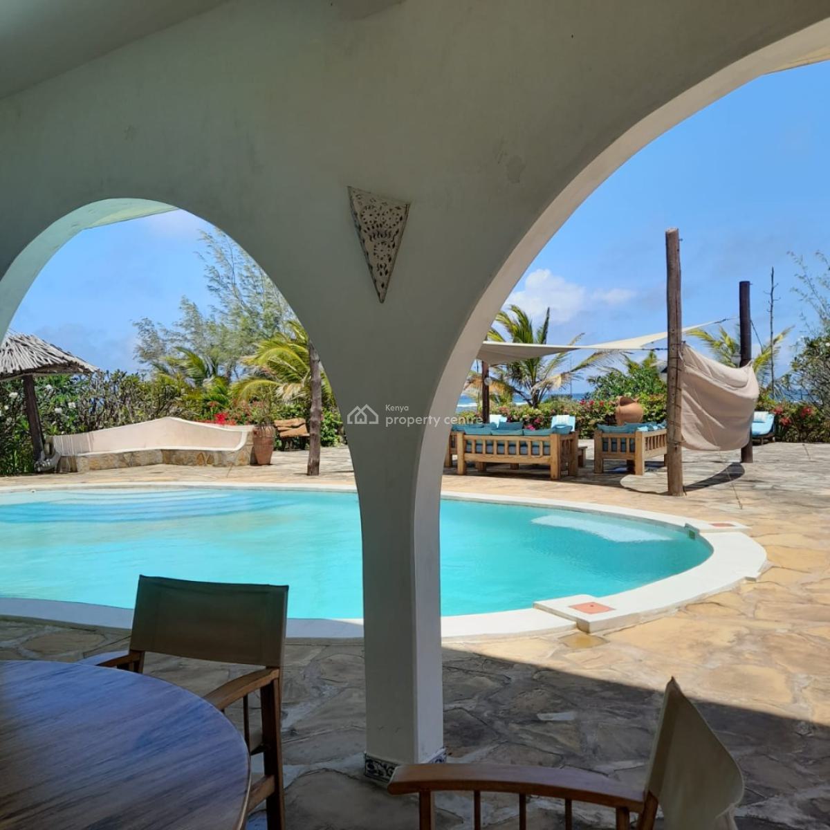 4 Bedrooms Ensuite  4acres of Land Beach Front Located in Watamu 140m, Watamu Kilifi, Watamu, Kilifi, Terraced Duplex for Sale