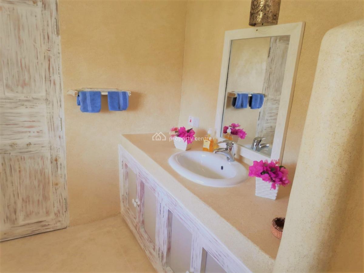 6 Bedrooms Sitting on a Half Acre Plot Each Front, Watamu, Kilifi, Townhouse for Sale