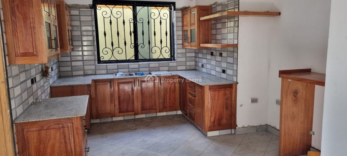 Beautiful 4bedroom Maisonette All Ensuite on 95by45 Plot in Kikuyu., Kikuyu, Kiambu, House for Sale
