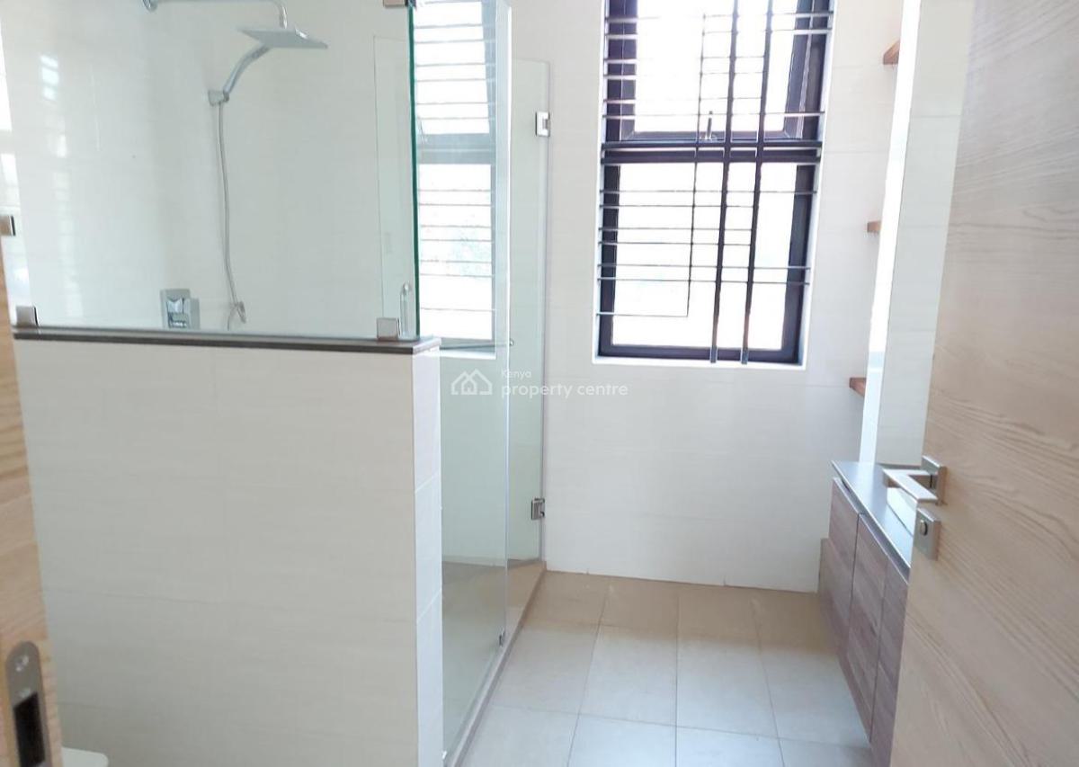 Contemporary 5bedroom House with 3dsq on Half Acre in Oldmuthaiga., Old Muthaiga, Muthaiga, Nairobi, House for Sale