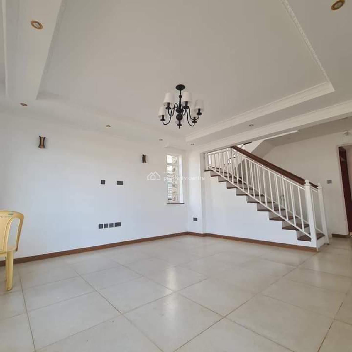 Modern Flat Roofed 4 Bedroom Townhouse with Dsq in Ruiru., Ruiru, Kiambu, House for Sale