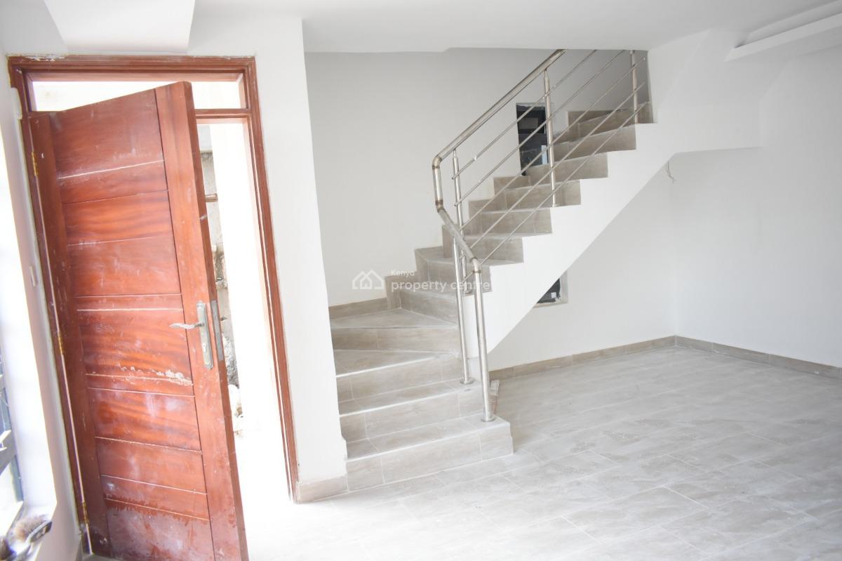 Modern Flat Roofed 4 Bedroom Townhouse with Dsq in Ruiru., Ruiru, Kiambu, House for Sale