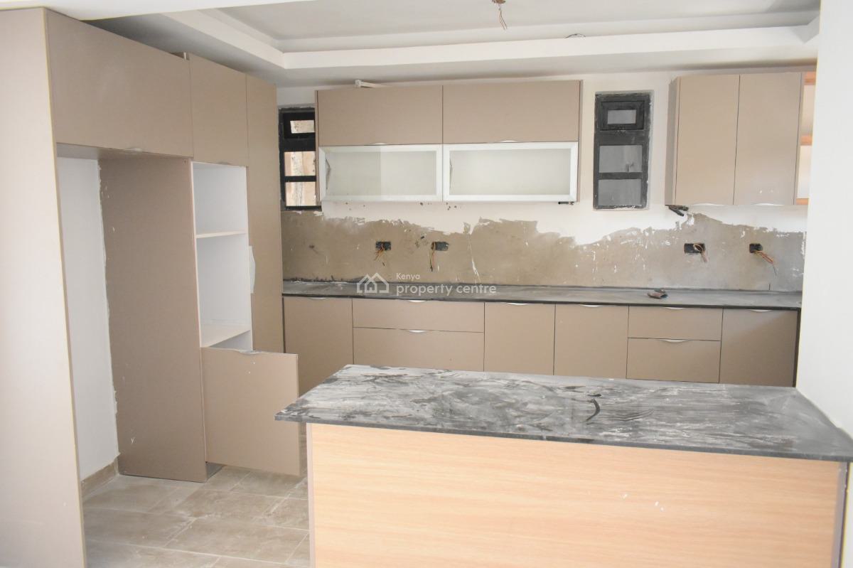 Modern Flat Roofed 4 Bedroom Townhouse with Dsq in Ruiru., Ruiru, Kiambu, House for Sale