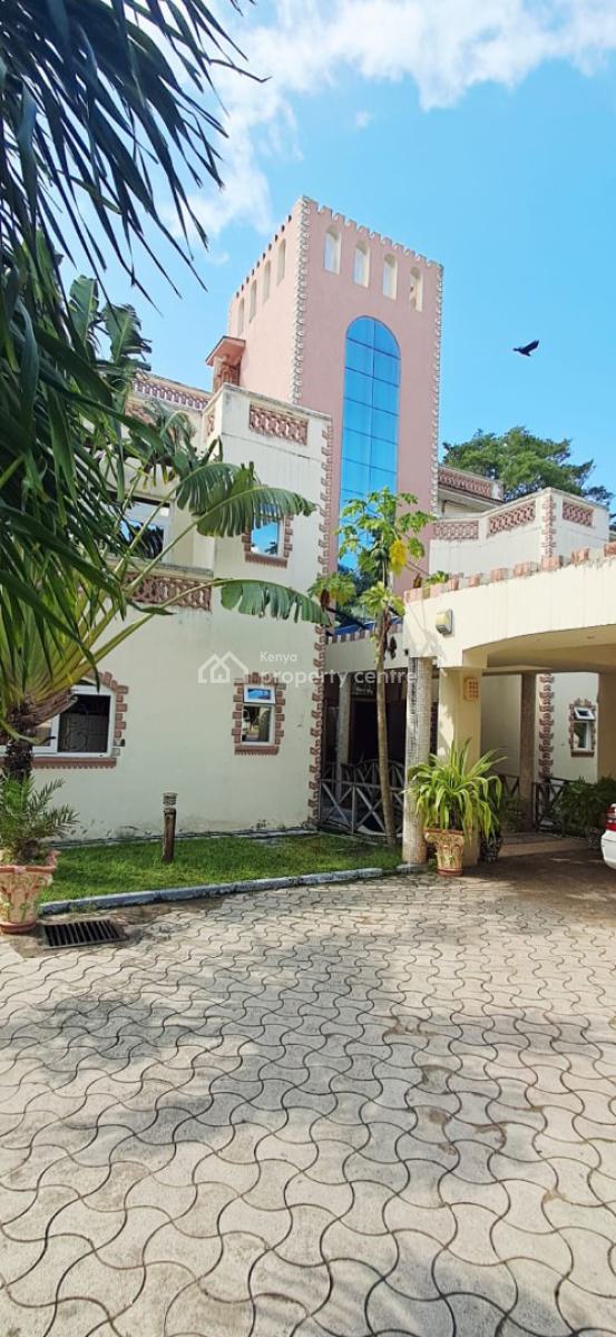 6 Bedrooms Executive Beach Mansion, Nyali, Mombasa, House for Sale