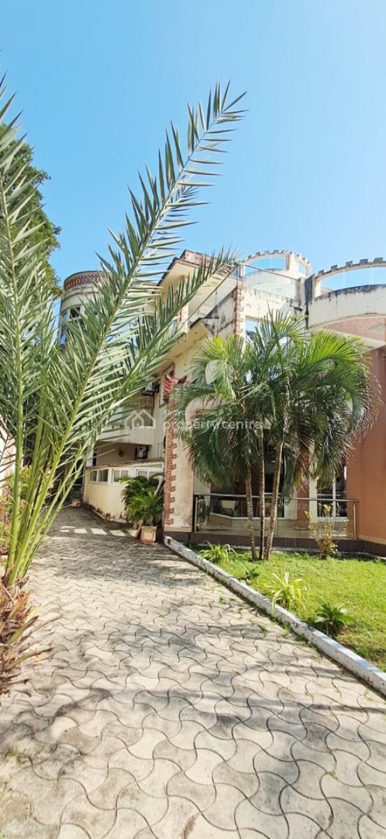 6 Bedrooms Executive Beach Mansion, Nyali, Mombasa, House for Sale