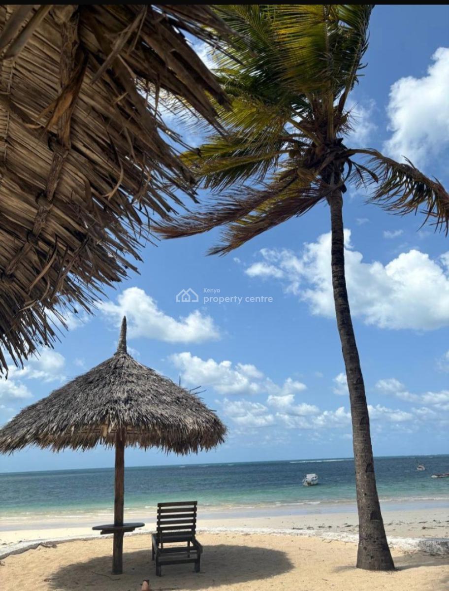 Short-stay Luxury Beachfront 2-bedroom Villa in Malindi, Harbourkey Villas, Malindi Town, Kilifi, Detached Duplex Short Let