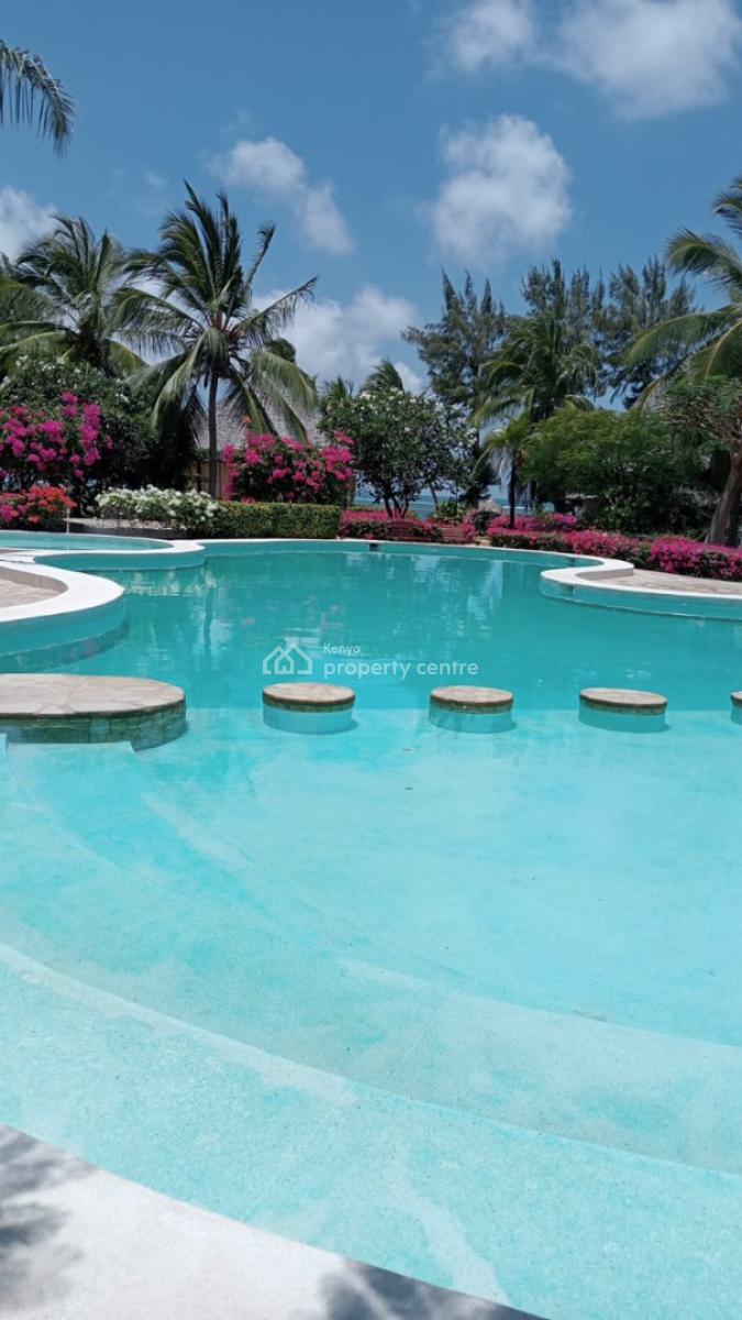 Short-stay Luxury Beachfront 2-bedroom Villa in Malindi, Harbourkey Villas, Malindi Town, Kilifi, Detached Duplex Short Let