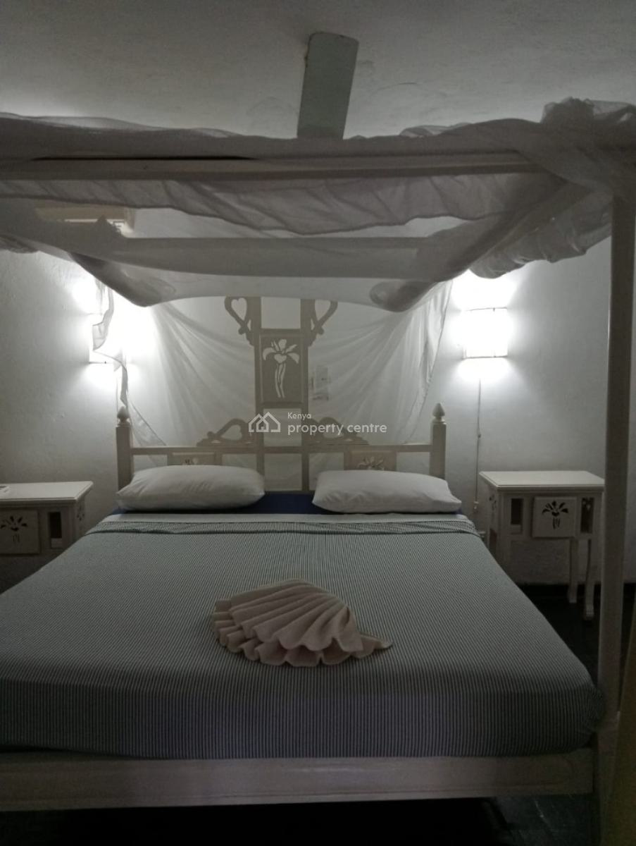 Short-stay Luxury Beachfront 2-bedroom Villa in Malindi, Harbourkey Villas, Malindi Town, Kilifi, Detached Duplex Short Let