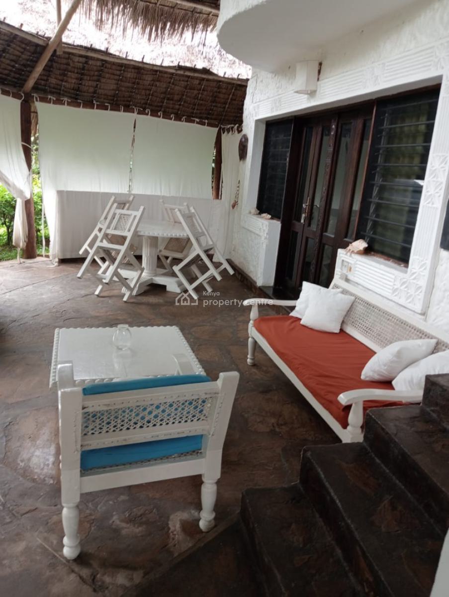 Short-stay Luxury Beachfront 2-bedroom Villa in Malindi, Harbourkey Villas, Malindi Town, Kilifi, Detached Duplex Short Let