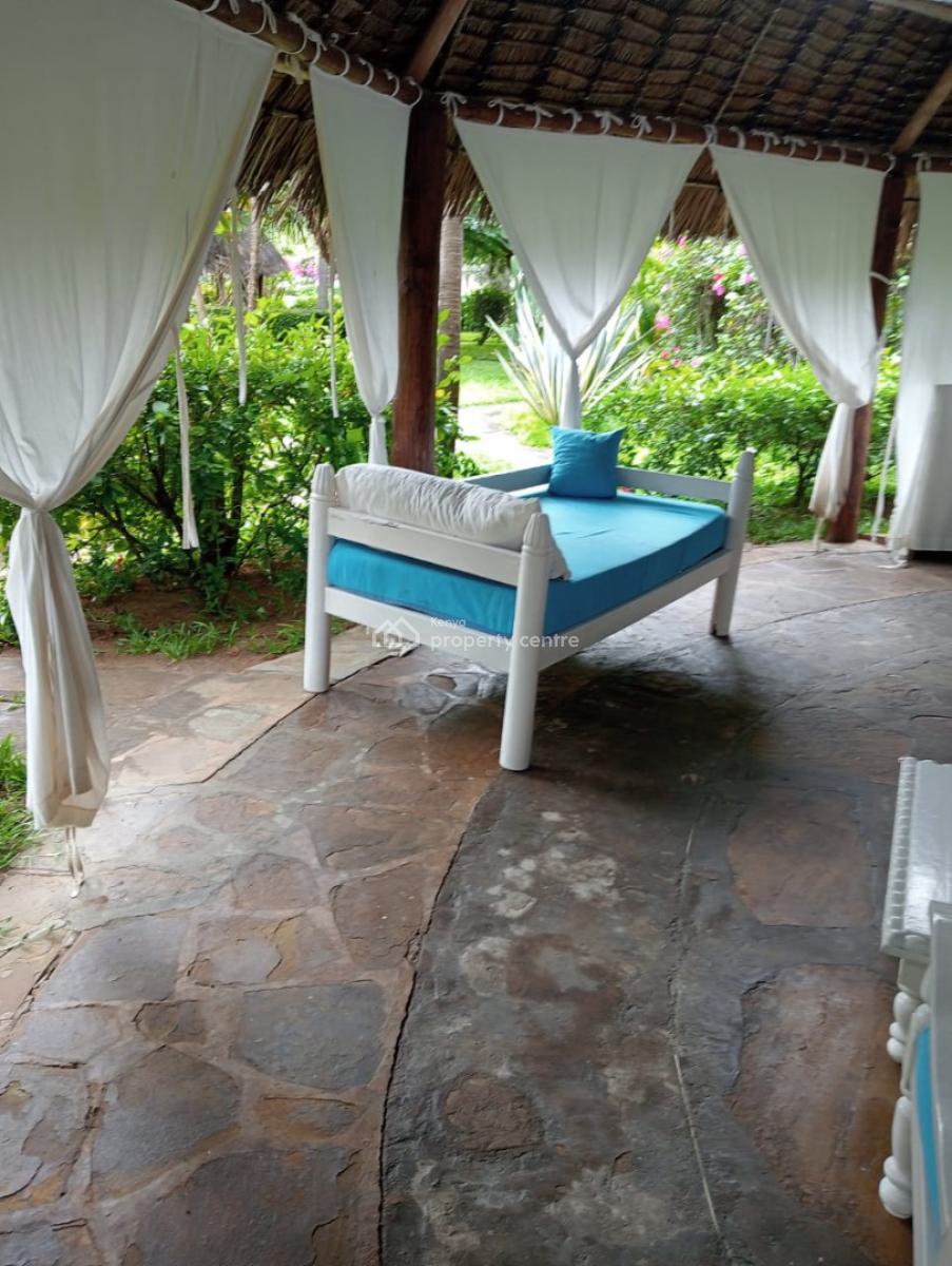 Short-stay Luxury Beachfront 2-bedroom Villa in Malindi, Harbourkey Villas, Malindi Town, Kilifi, Detached Duplex Short Let