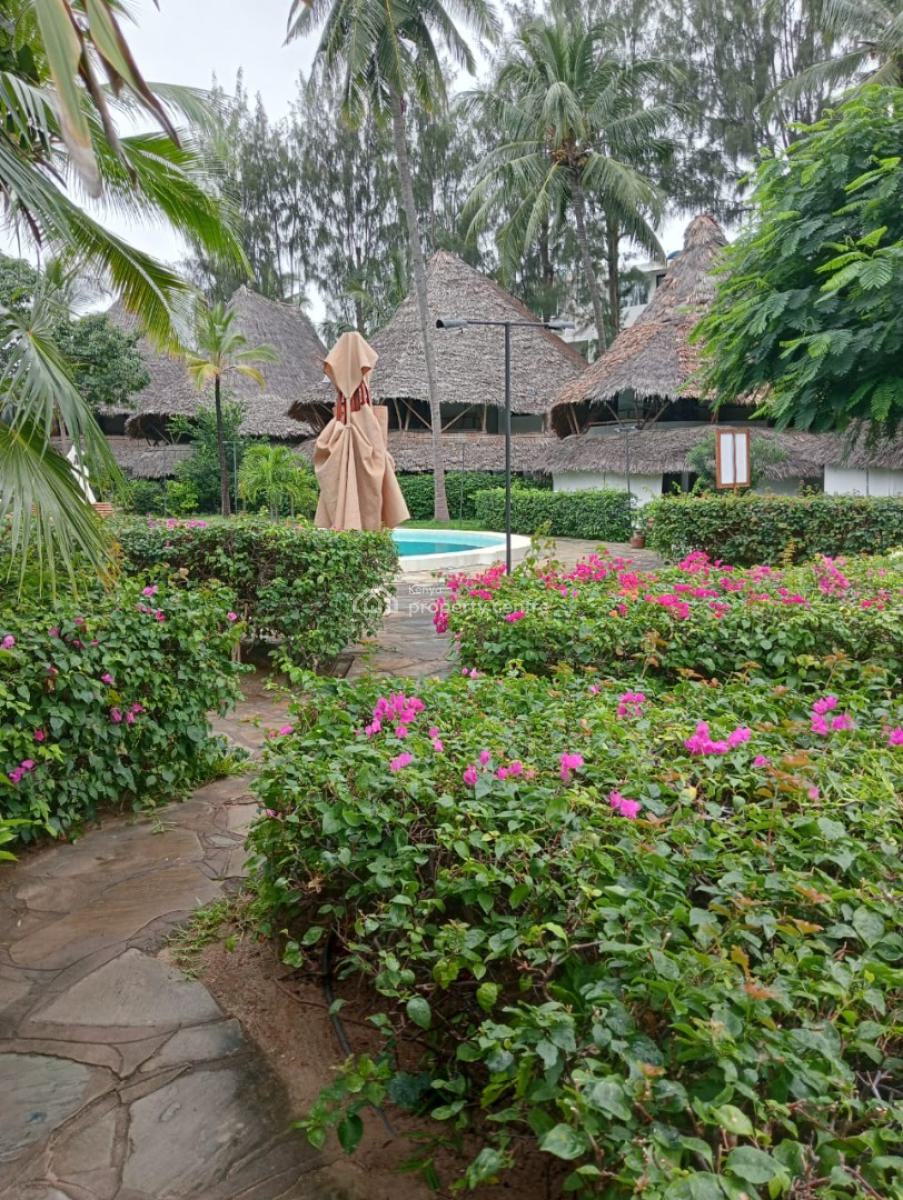 Short-stay Luxury Beachfront 2-bedroom Villa in Malindi, Harbourkey Villas, Malindi Town, Kilifi, Detached Duplex Short Let