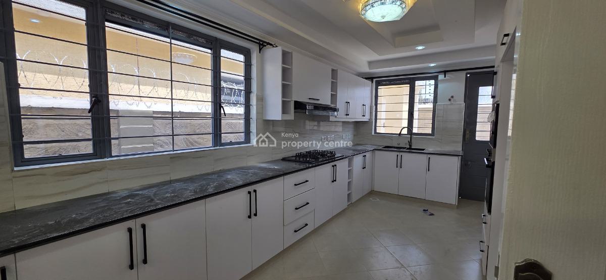4 Bedroom House with Dsq  in Mugutha,ruiru, Mugutha, Ruiru, Kiambu, Townhouse for Sale