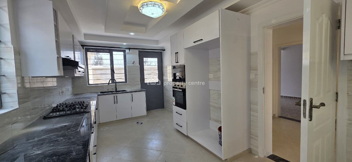 4 Bedroom House with Dsq  in Mugutha,ruiru, Mugutha, Ruiru, Kiambu, Townhouse for Sale