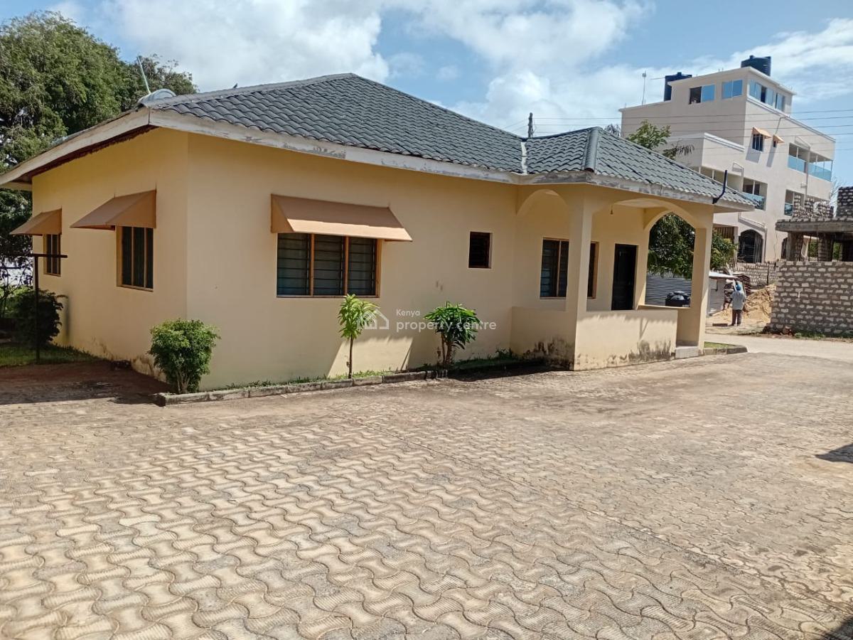 Spacious 2-bedroom Standalone Bungalow  -- Casuarina Road, Mali, Casuarina Rd, Malindi Town, Kilifi, Detached Bungalow for Sale
