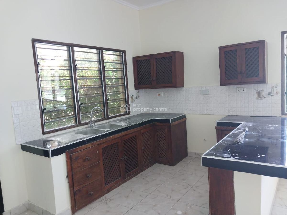Spacious 2-bedroom Standalone Bungalow  -- Casuarina Road, Mali, Casuarina Rd, Malindi Town, Kilifi, Detached Bungalow for Sale