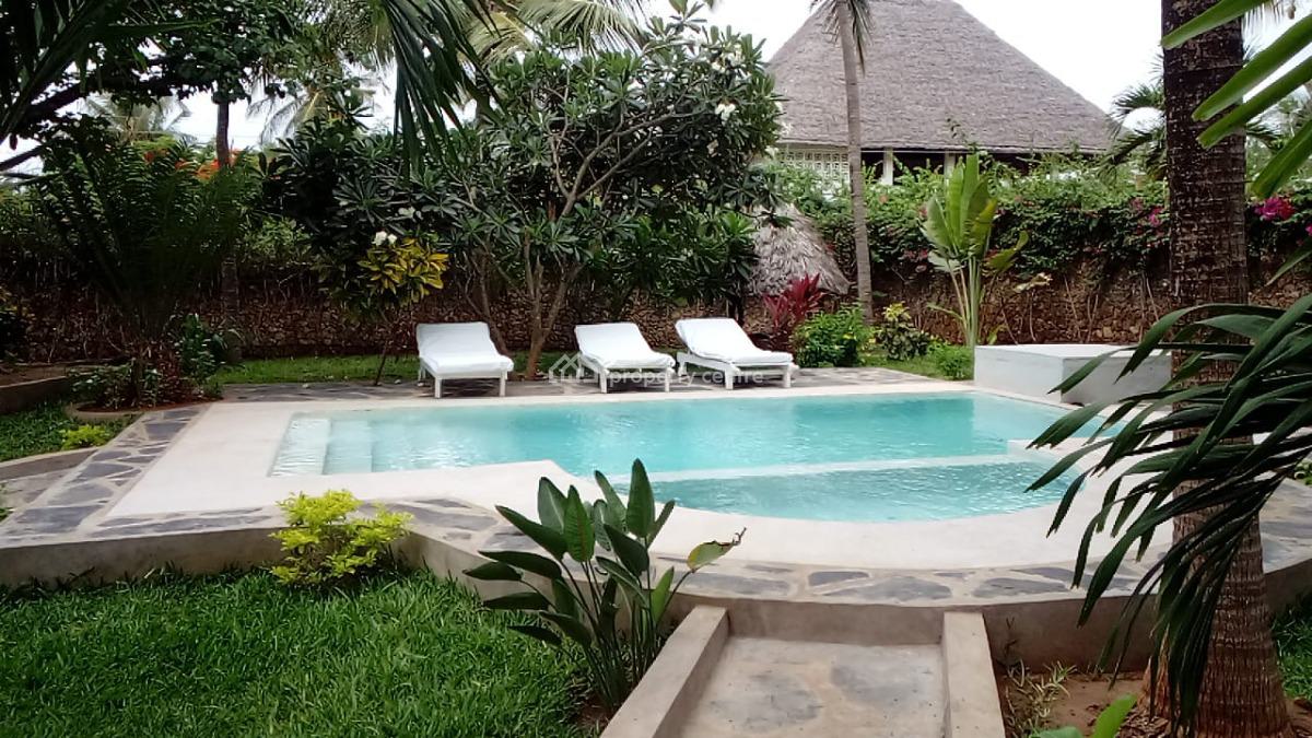 Exquisite 4-bedroom Ensuite Villa with Pool for Short Stay in Watamu., Watamu, Watamu, Kilifi, House Short Let