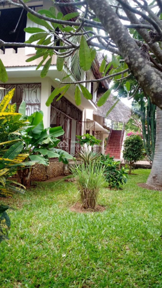 Exquisite 4-bedroom Ensuite Villa with Pool for Short Stay in Watamu., Watamu, Watamu, Kilifi, House Short Let