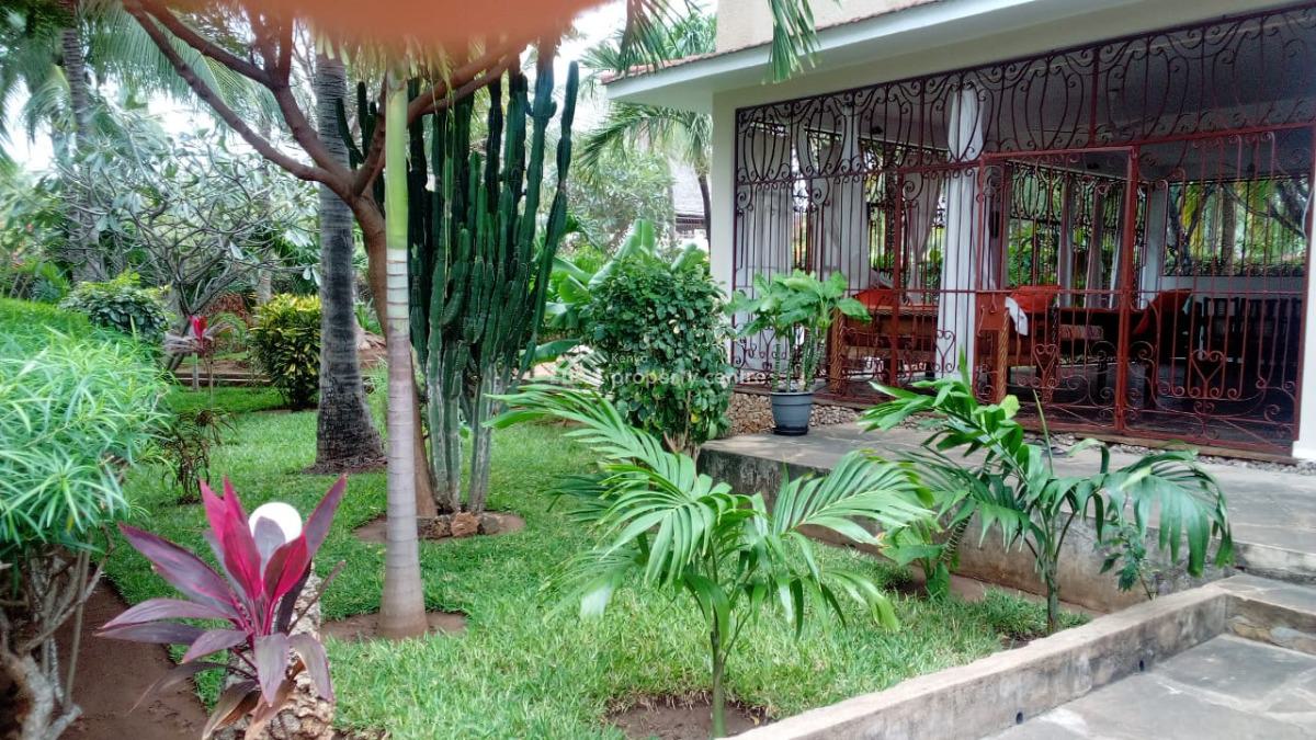 Exquisite 4-bedroom Ensuite Villa with Pool for Short Stay in Watamu., Watamu, Watamu, Kilifi, House Short Let