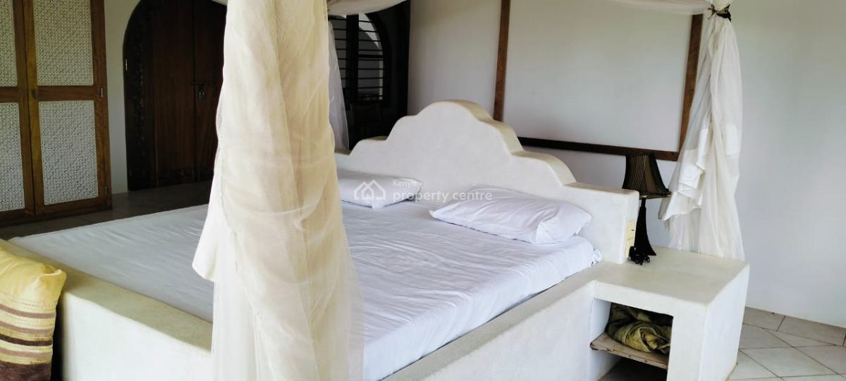 4 Bedrooms Ensuite Sitting on 4acres of Land Beach Front Watamu, Watamu, Watamu, Kilifi, Hotel / Guest House for Sale