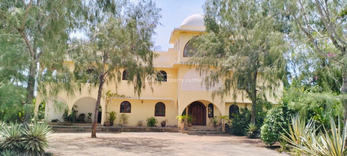 4 Bedrooms Ensuite Sitting on 4acres of Land Beach Front Watamu, Watamu, Watamu, Kilifi, Hotel / Guest House for Sale