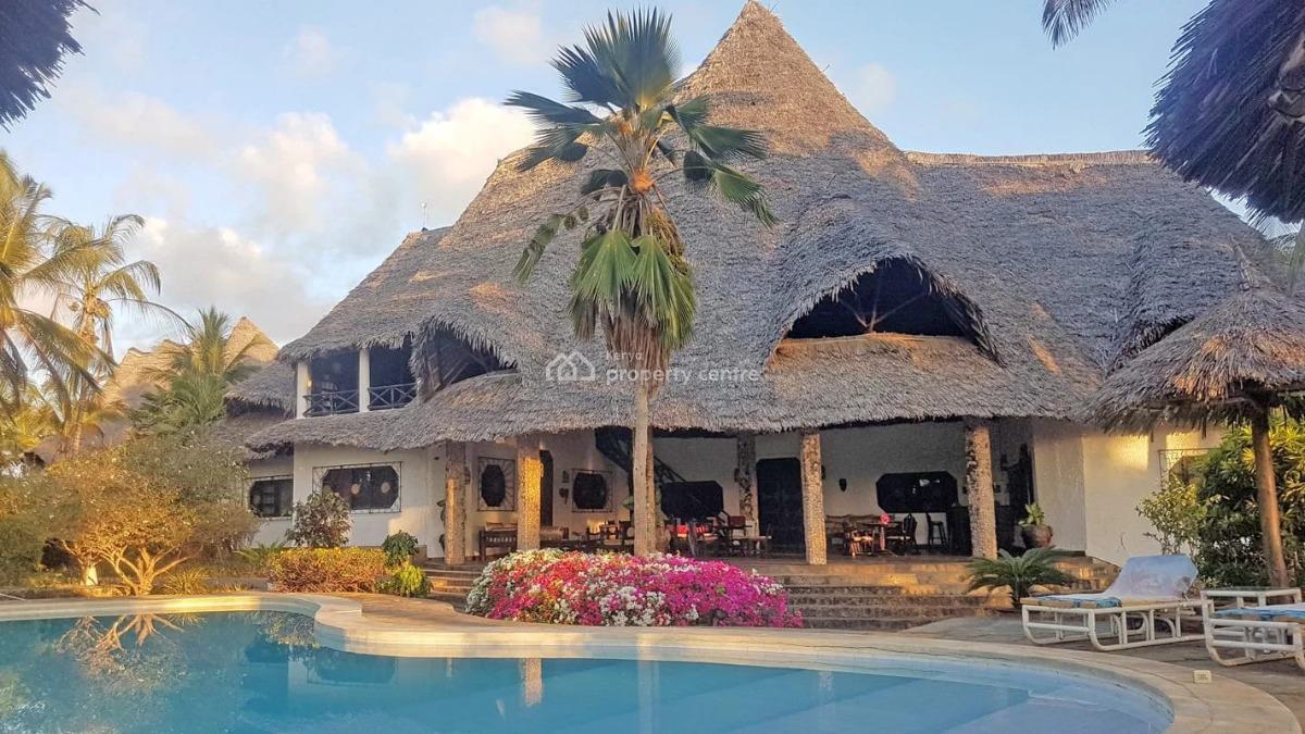 6 Bedroom Fulfurniture Sitting on 1acre and Quarter Watamu,beach 78m, Watamu, Watamu, Kilifi, Townhouse for Sale