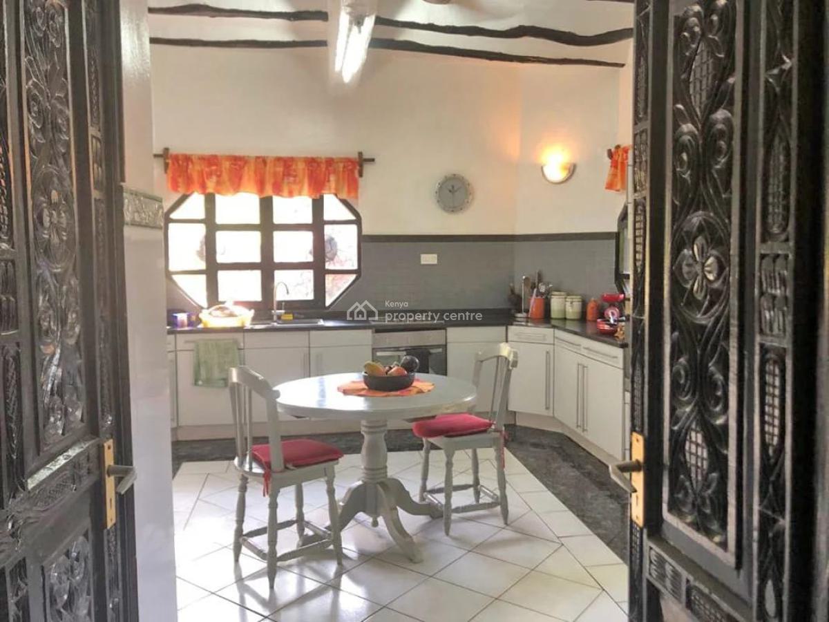 6 Bedroom Fulfurniture Sitting on 1acre and Quarter Watamu,beach 78m, Watamu, Watamu, Kilifi, Townhouse for Sale