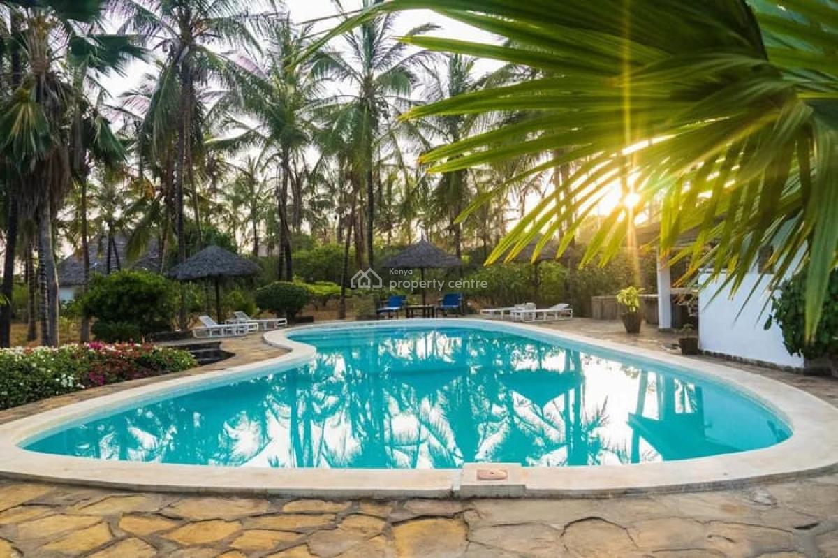 6 Bedroom Fulfurniture Sitting on 1acre and Quarter Watamu,beach 78m, Watamu, Watamu, Kilifi, Townhouse for Sale
