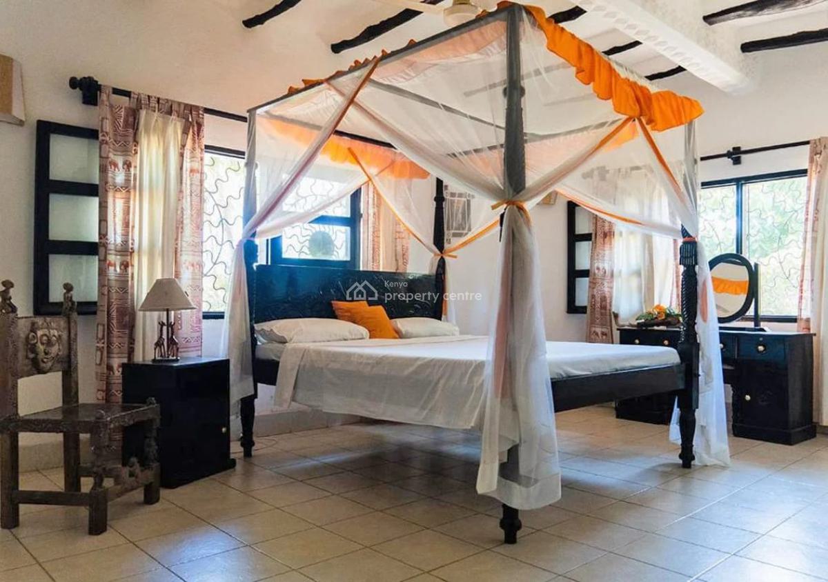 6 Bedroom Fulfurniture Sitting on 1acre and Quarter Watamu,beach 78m, Watamu, Watamu, Kilifi, Townhouse for Sale
