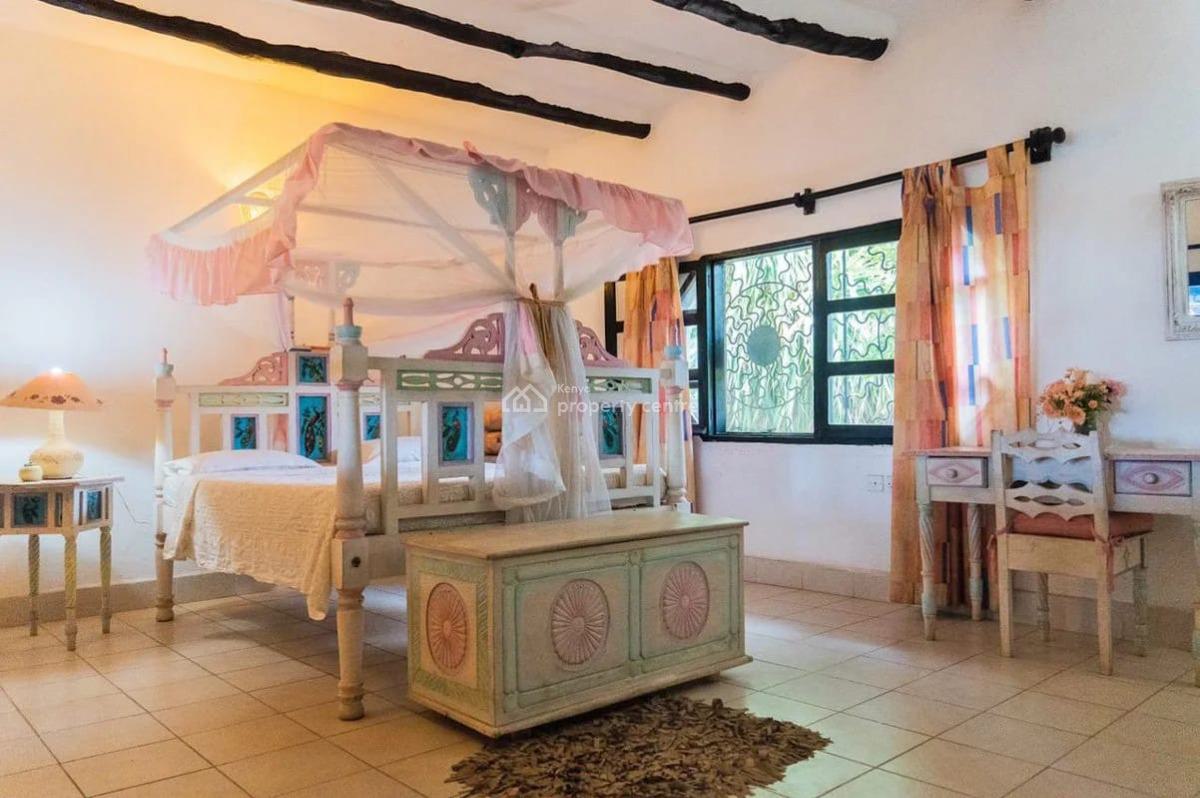6 Bedroom Fulfurniture Sitting on 1acre and Quarter Watamu,beach 78m, Watamu, Watamu, Kilifi, Townhouse for Sale