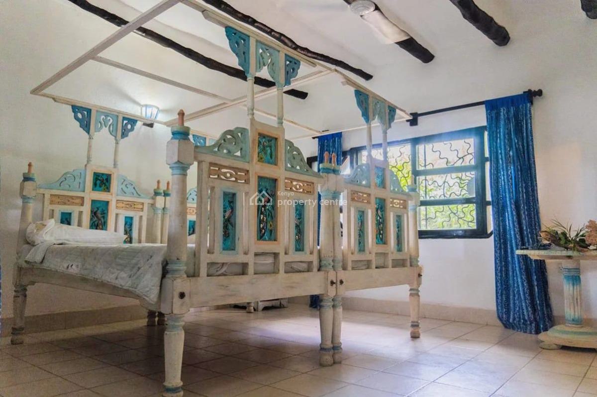 6 Bedroom Fulfurniture Sitting on 1acre and Quarter Watamu,beach 78m, Watamu, Watamu, Kilifi, Townhouse for Sale