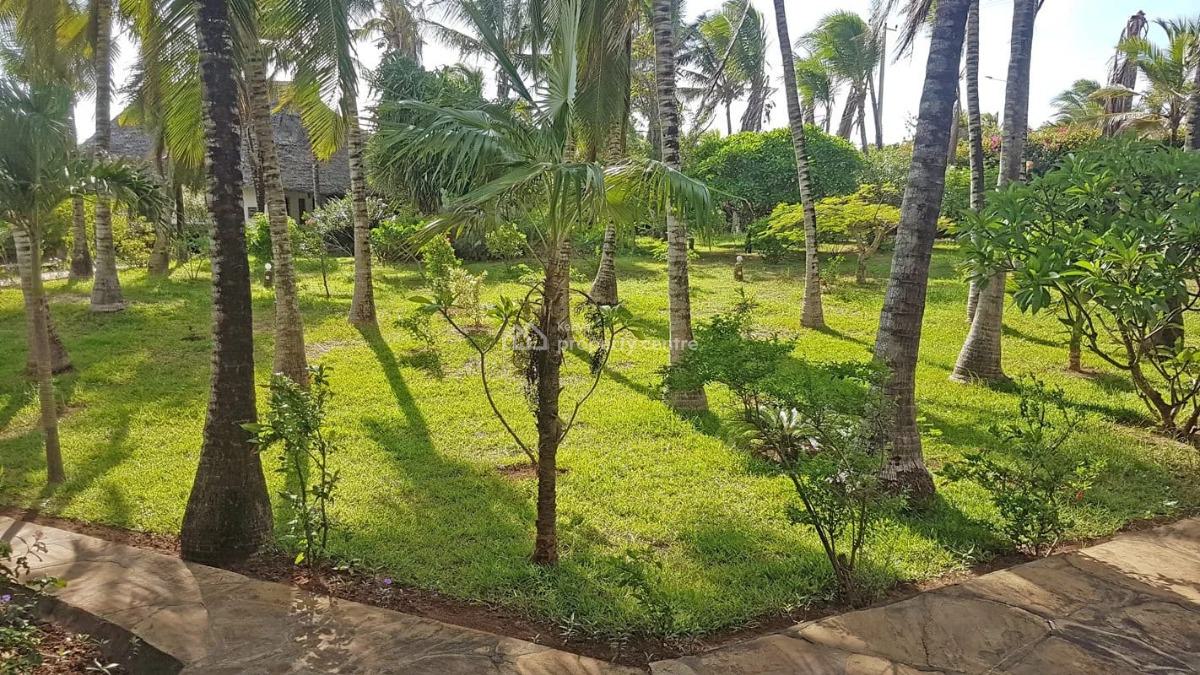 6 Bedroom Fulfurniture Sitting on 1acre and Quarter Watamu,beach 78m, Watamu, Watamu, Kilifi, Townhouse for Sale