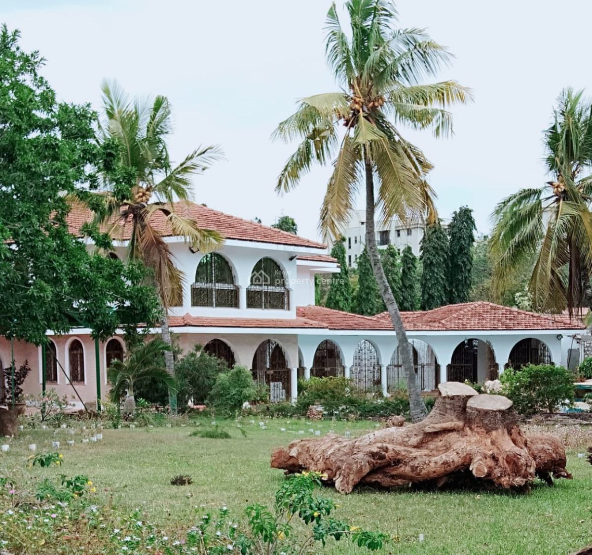 5 Bedrooms House with a Swimming Pool on a 1 Acre Plot in Mombasa-nyal, Mombasa Nyali, Nyali, Mombasa, Townhouse for Sale