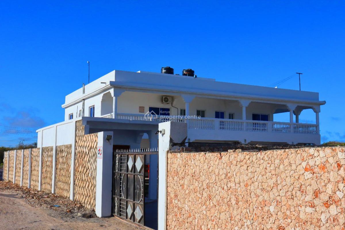 6 Bedrooms House with a Swimming Pool in Watamu 465keuro, Watamu, Watamu, Kilifi, Townhouse for Sale