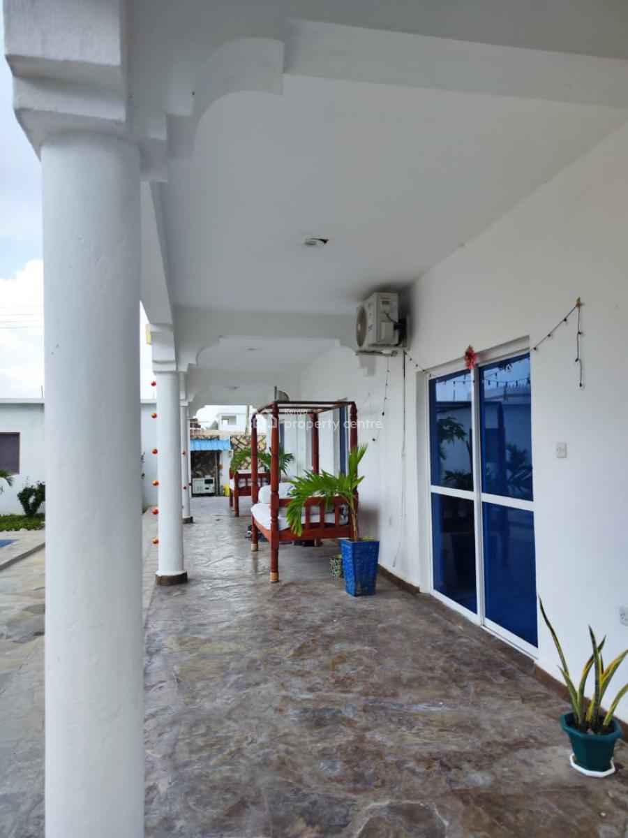 6 Bedrooms House with a Swimming Pool in Watamu 465keuro, Watamu, Watamu, Kilifi, Townhouse for Sale
