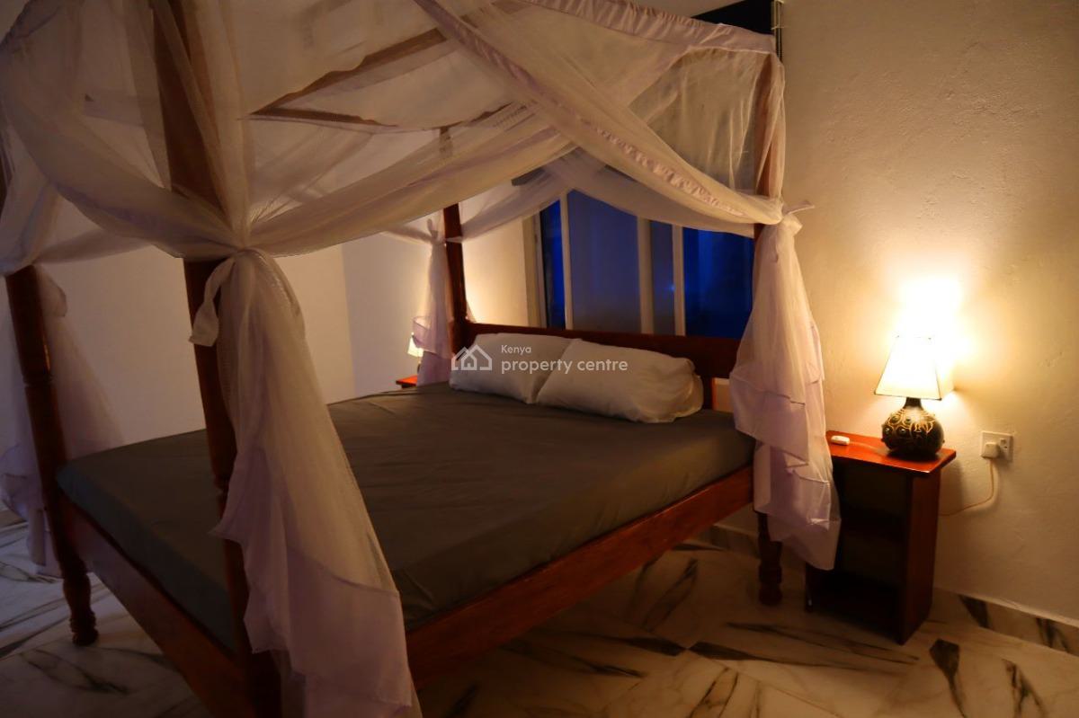 6 Bedrooms House with a Swimming Pool in Watamu 465keuro, Watamu, Watamu, Kilifi, Townhouse for Sale