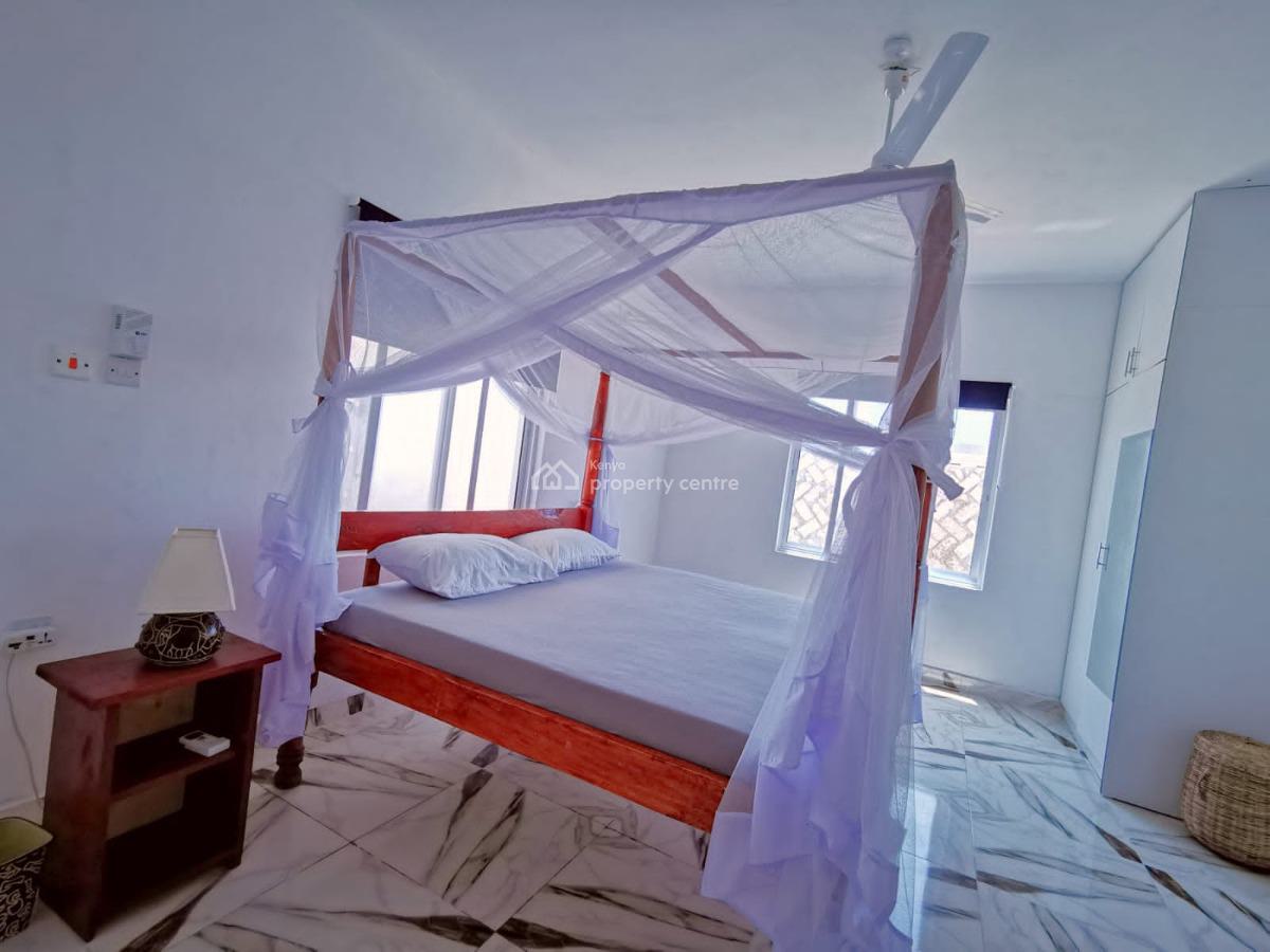 6 Bedrooms House with a Swimming Pool in Watamu 465keuro, Watamu, Watamu, Kilifi, Townhouse for Sale