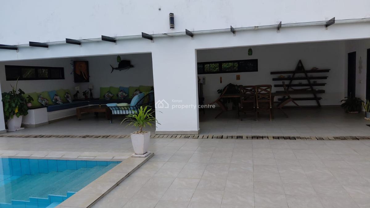 Luxury 4-bedroom Home, Watamu  ½ Acre, Infinity Pool 5 Car Garage, Close to Watamu Beach, Watamu, Kilifi, House for Sale