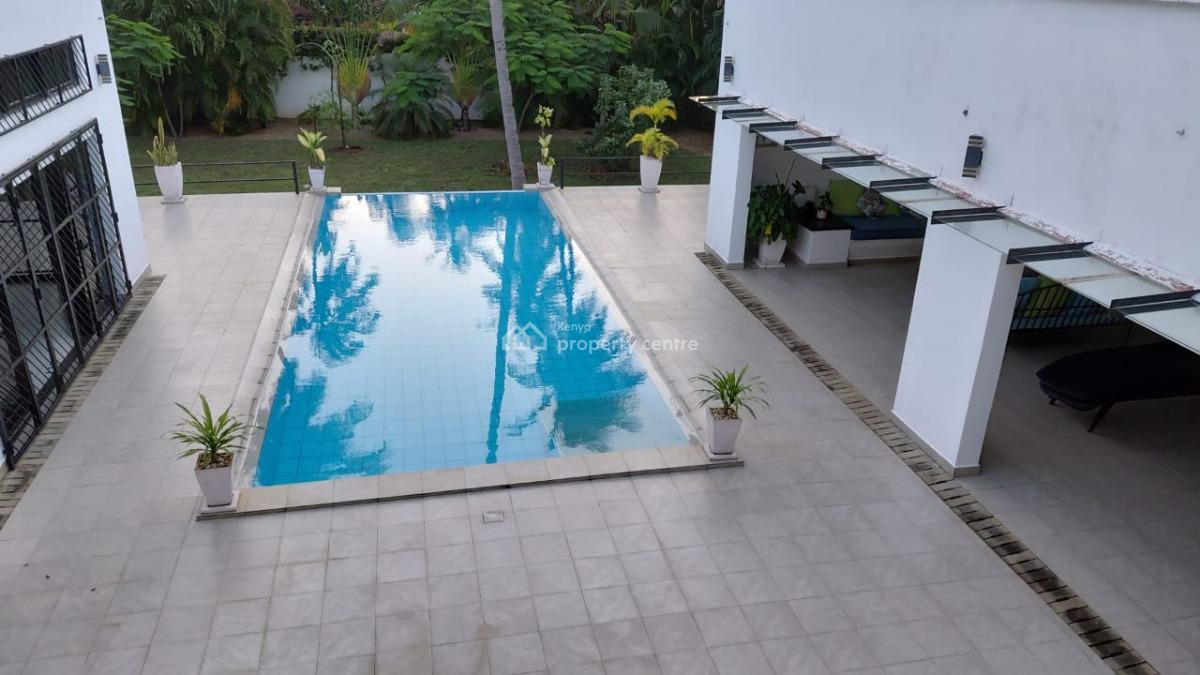 Luxury 4-bedroom Home, Watamu  ½ Acre, Infinity Pool 5 Car Garage, Close to Watamu Beach, Watamu, Kilifi, House for Sale