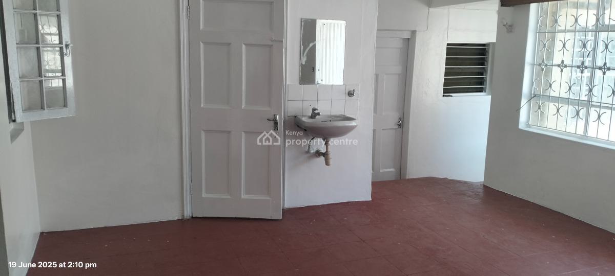 5 Bedroom Commercial Bungalow in Ngara, Muranga Road, Ngara, Nairobi, Office Space for Rent