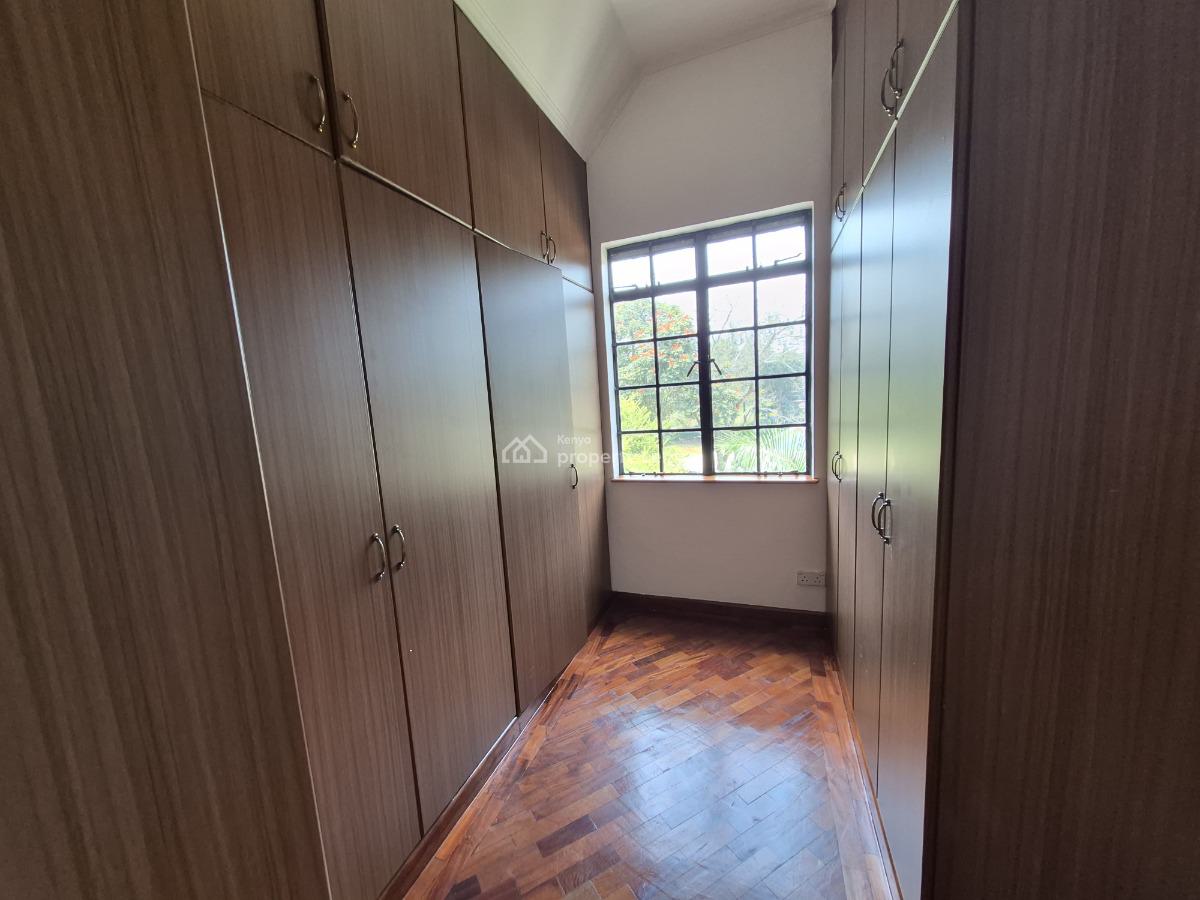 Luxurious 6 Bedroom Townhouse with Dsq  in Garden Estate, Garden Estate, Roysambu, Nairobi, Townhouse for Sale