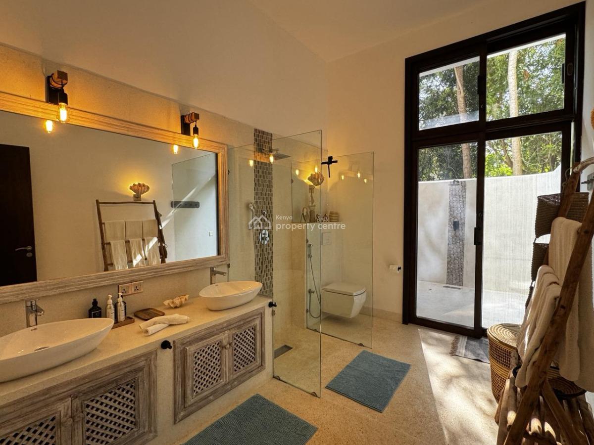 Exquisite Beach Holiday House -- Luxury 5-bedroom Beachfront Villa, Marine Park, Casuarina, Malindi Town, Kilifi, House Short Let