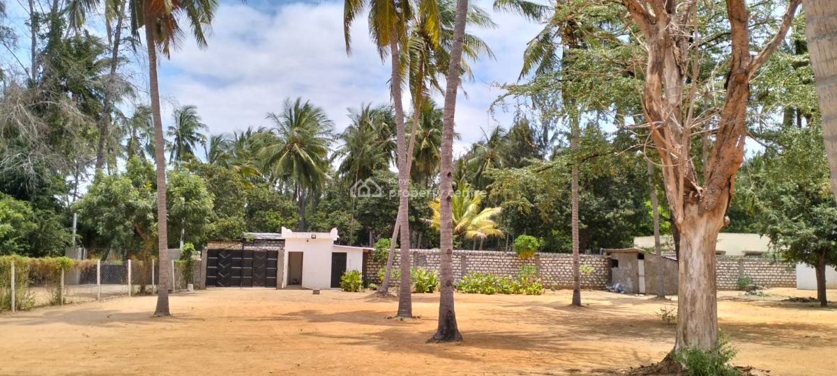 2-bedroom Furnished Short-stay Apartment in Watamu -- Near Turtle Bay, Close to Turtle Bay, Watamu, Kilifi, Apartment Short Let