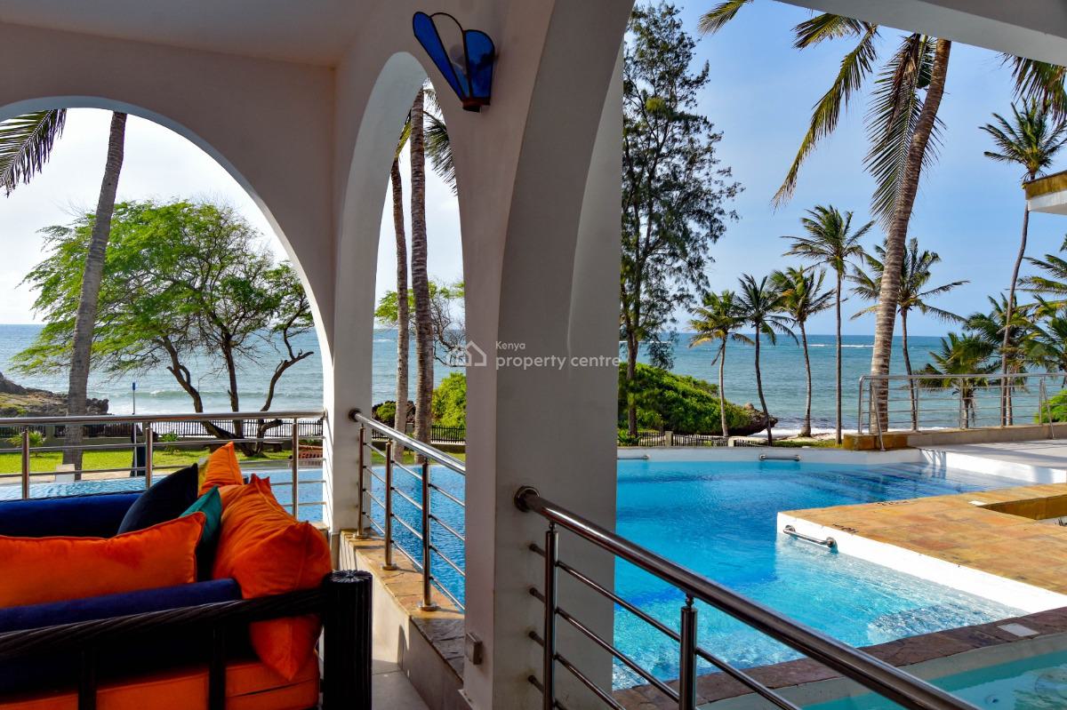 Amazing Luxury 6 Bedrooms, Beachfront, Rozzies Beach Villa, Casuarina., Malindi Town, Kilifi, House Short Let