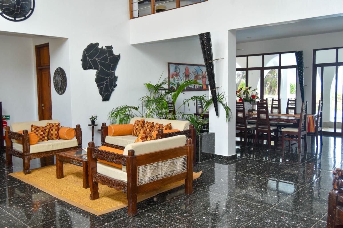 Amazing Luxury 6 Bedrooms, Beachfront, Rozzies Beach Villa, Casuarina., Malindi Town, Kilifi, House Short Let
