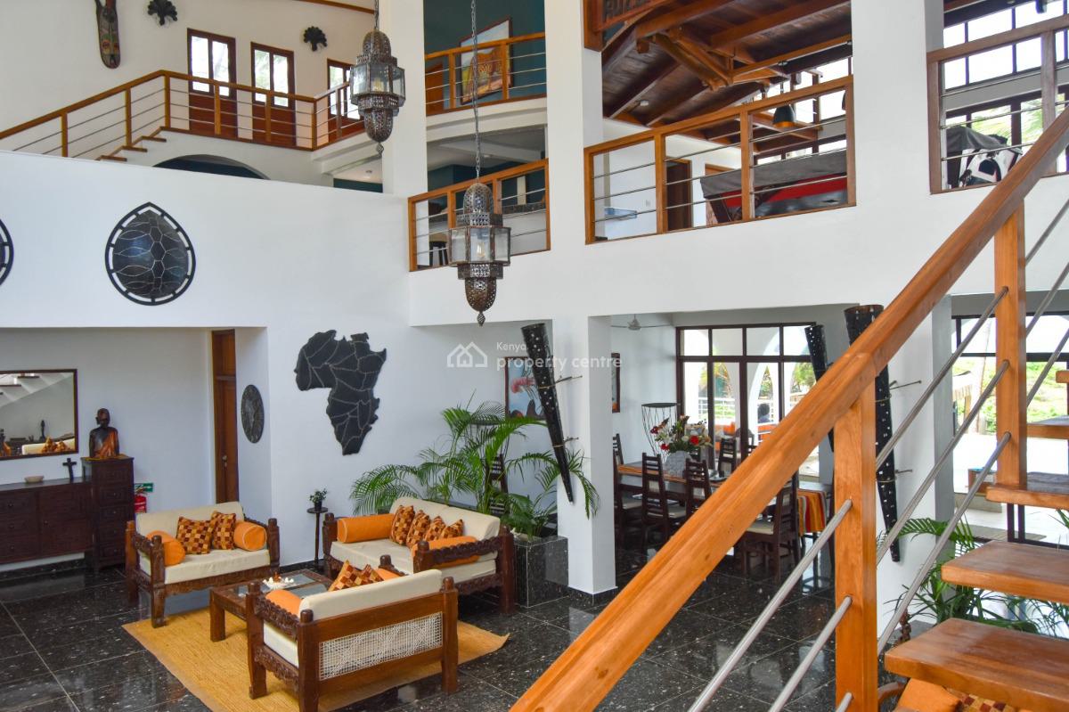 Amazing Luxury 6 Bedrooms, Beachfront, Rozzies Beach Villa, Casuarina., Malindi Town, Kilifi, House Short Let