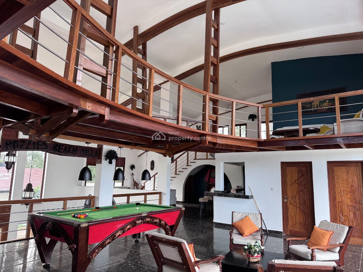 Amazing Luxury 6 Bedrooms, Beachfront, Rozzies Beach Villa, Casuarina., Malindi Town, Kilifi, House Short Let