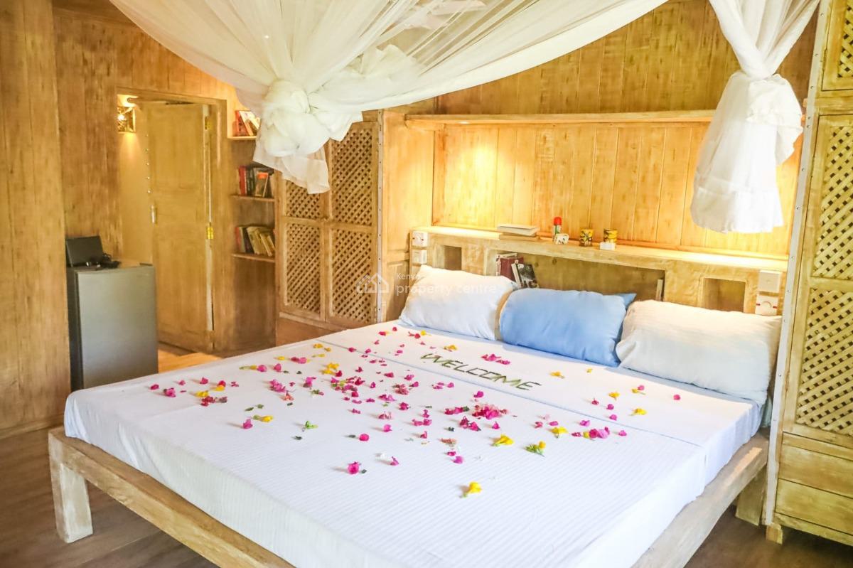 6 Bedrooms Sitting on a Half Acre Beach Front, Watamu Kilifi, Watamu, Kilifi, Townhouse for Sale