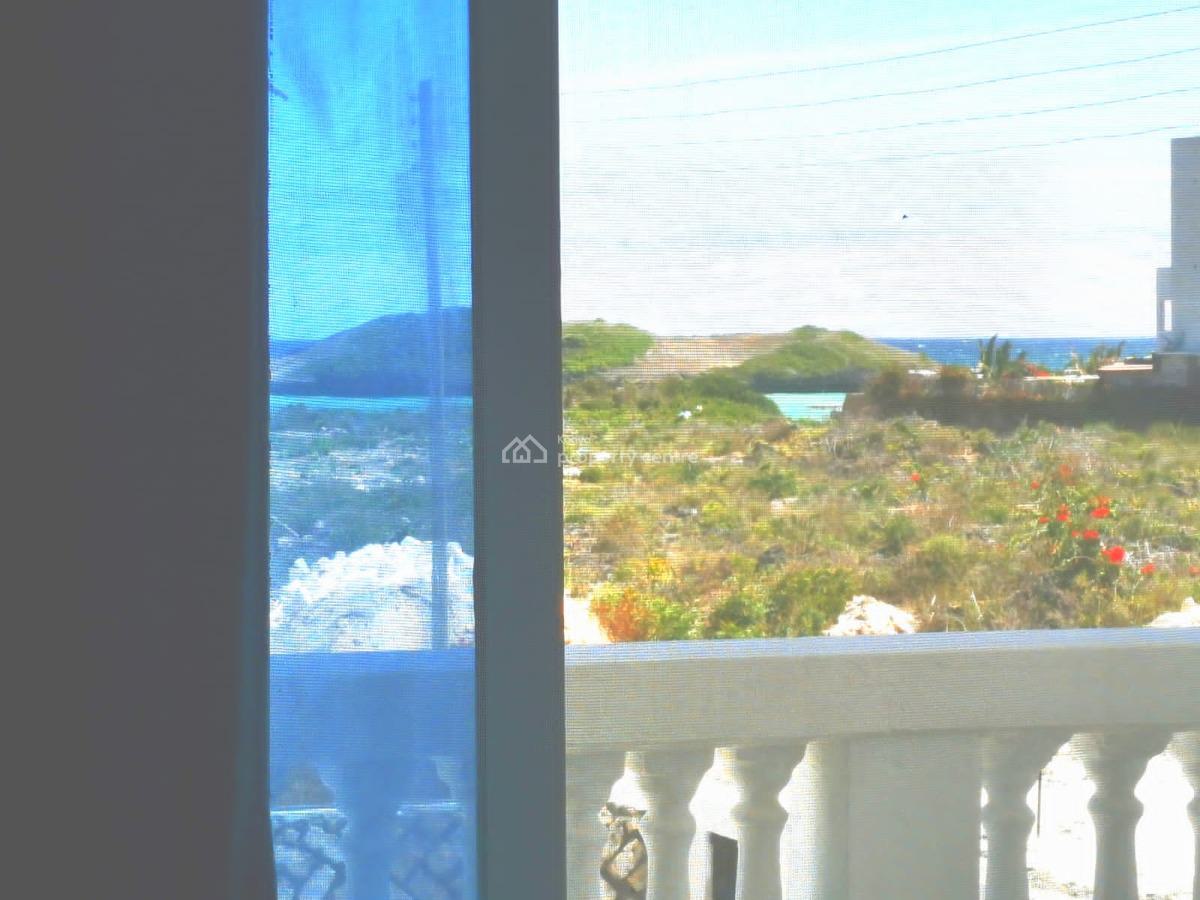 6 Bedrooms House with a Swimming Pool in Watamu 70m, Watamu Kilifi, Watamu, Kilifi, Townhouse for Sale